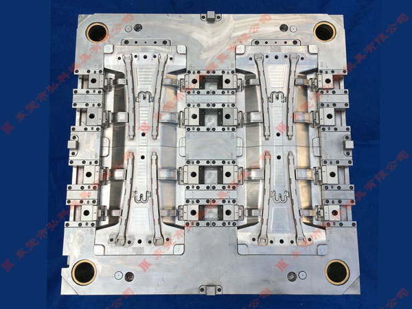 汽車制造助推注塑模具行業發展